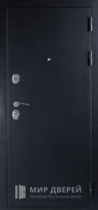 Толстая входная дверь в квартиру №74 внешняя - фото